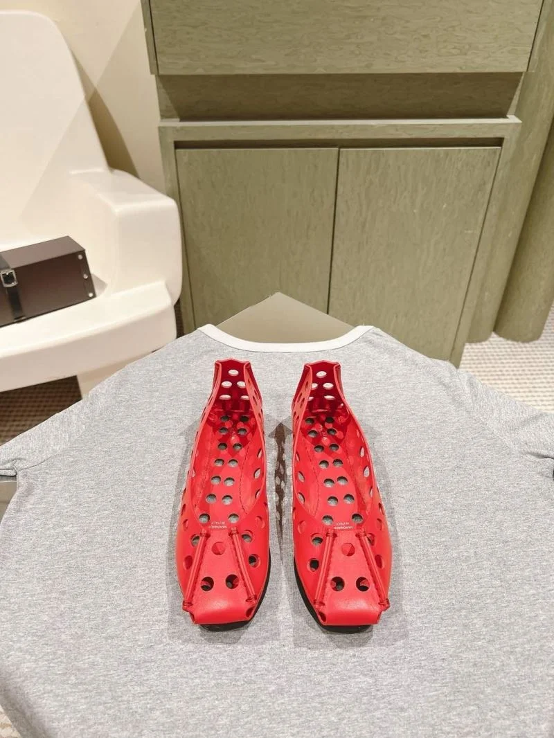 Alaia Sandals Elegant 16048