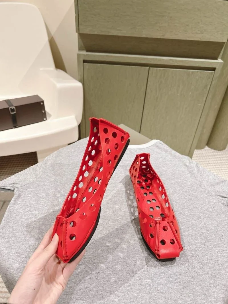 Alaia Sandals Elegant 16048