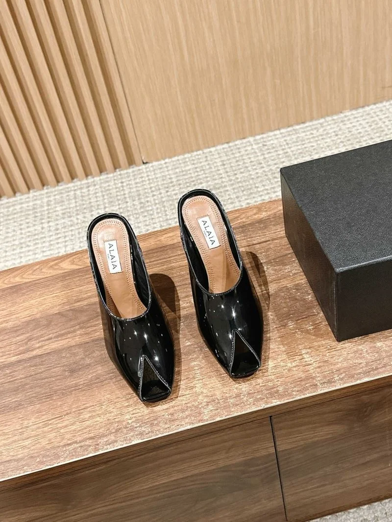 UrbanStyle Alaia Sandals 7028