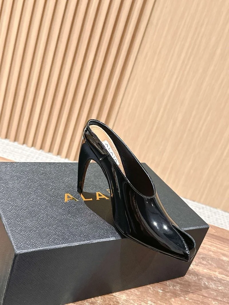 UrbanStyle Alaia Sandals 7028