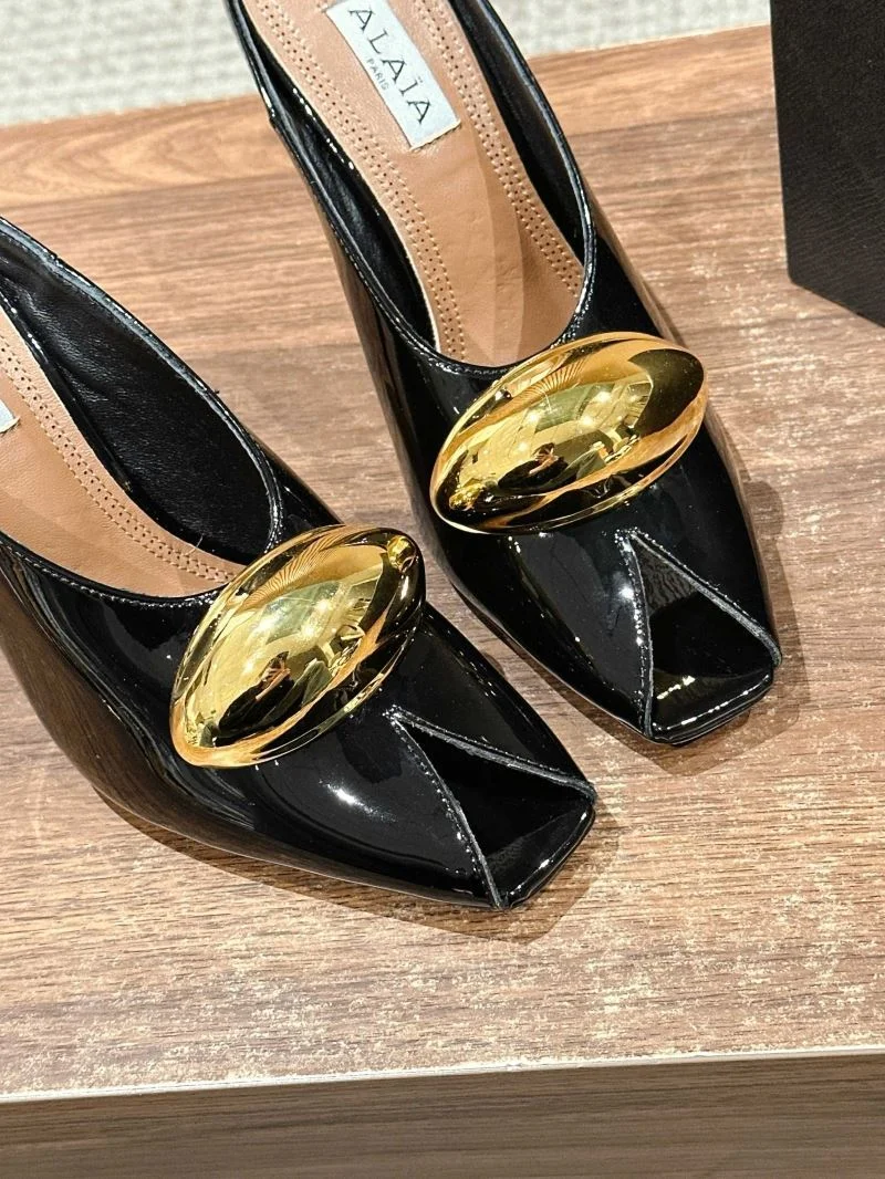 Elegant Alaia Sandals 7010