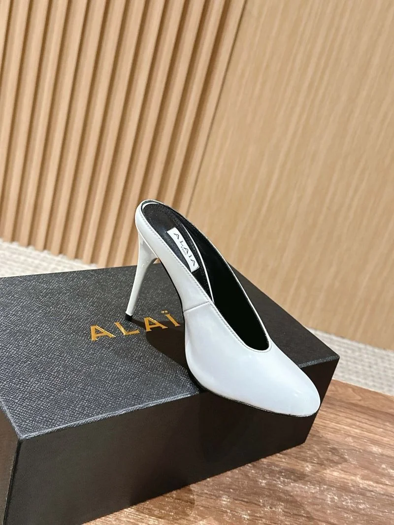 Alaia Sandals Trendy 7004