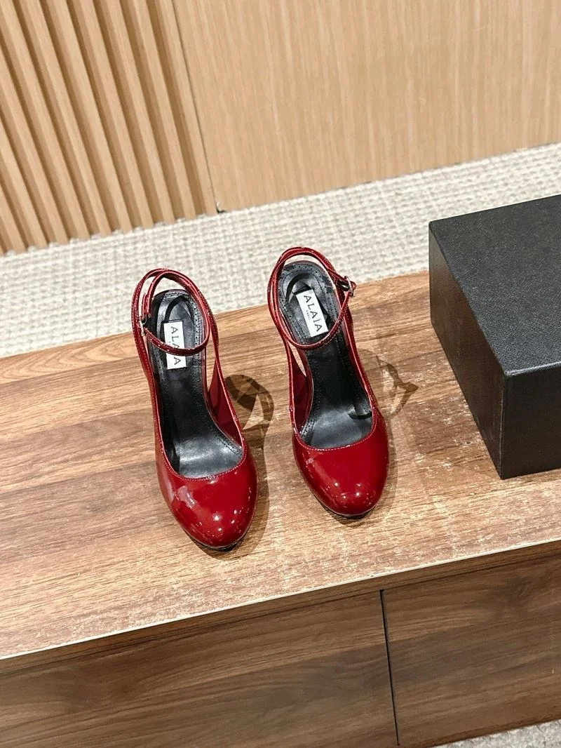 Alaia Sandals Compact 6986