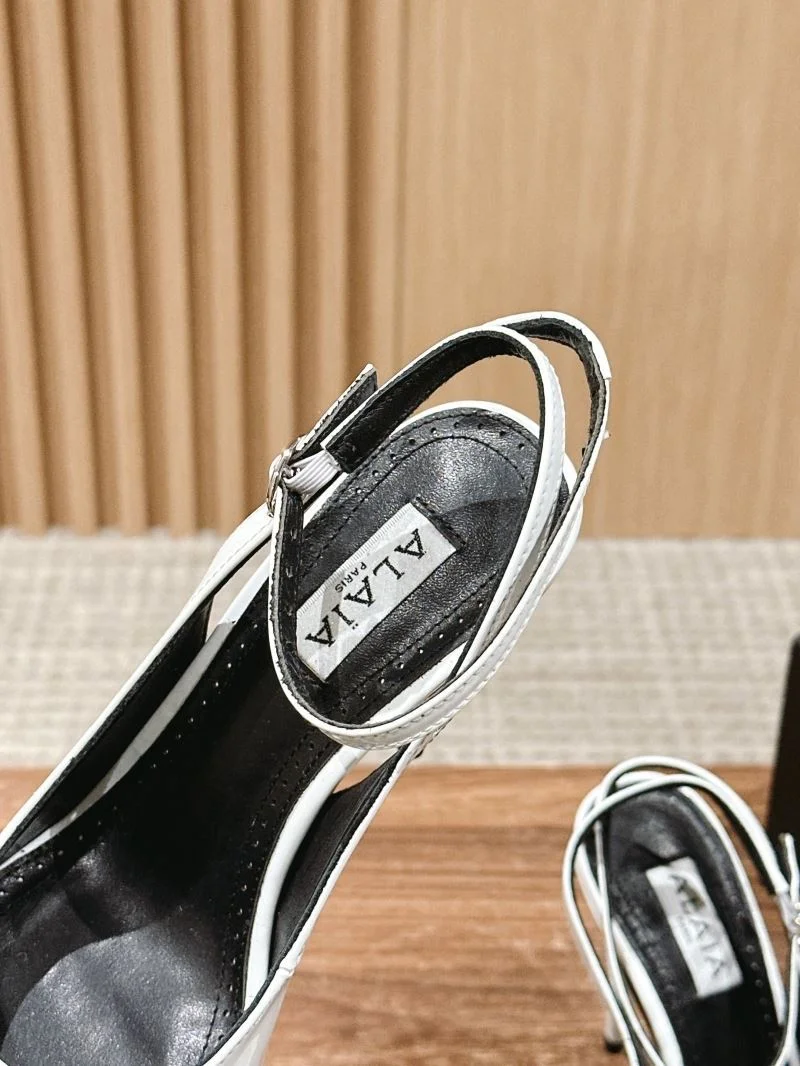 Alaia Sandals WrinkleFree 6991