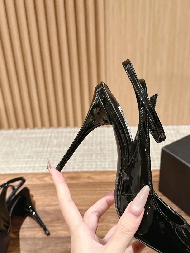 Chic Alaia Sandals 6984