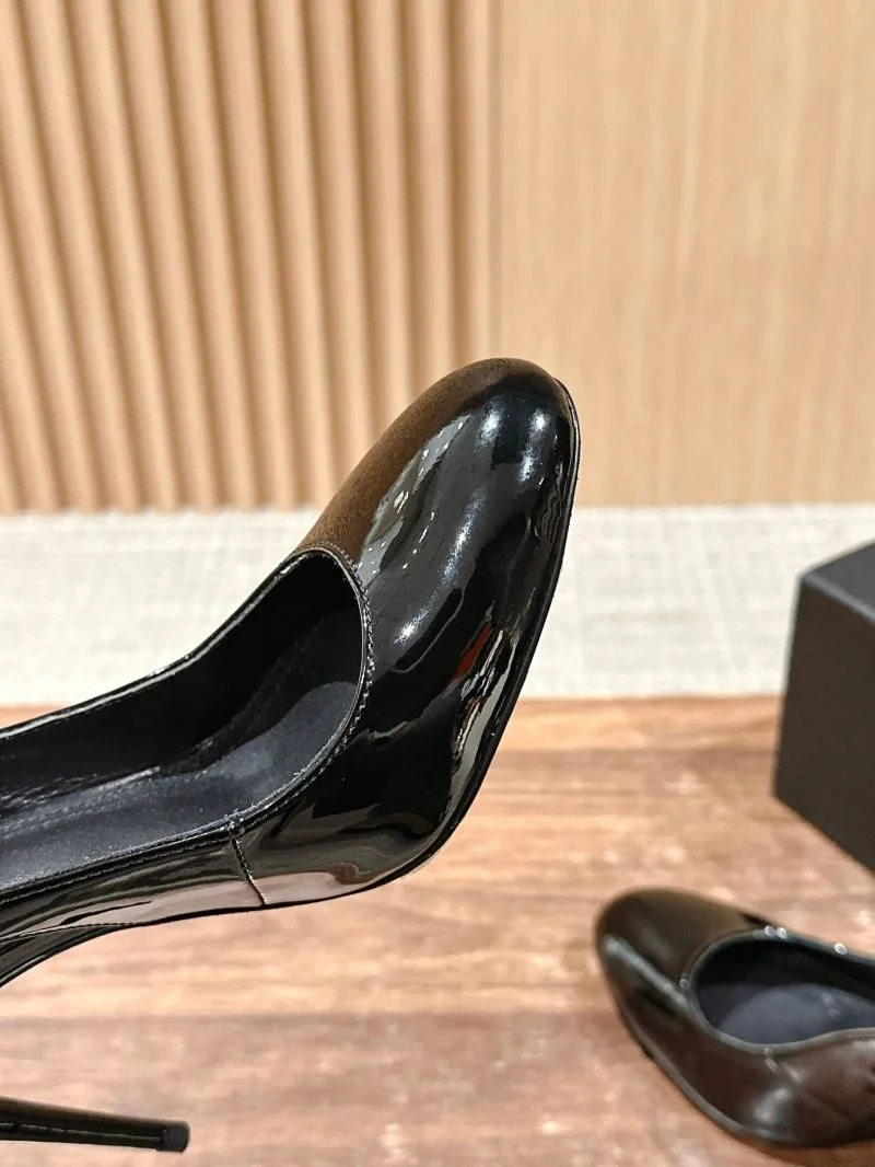 Chic Alaia Sandals 6984