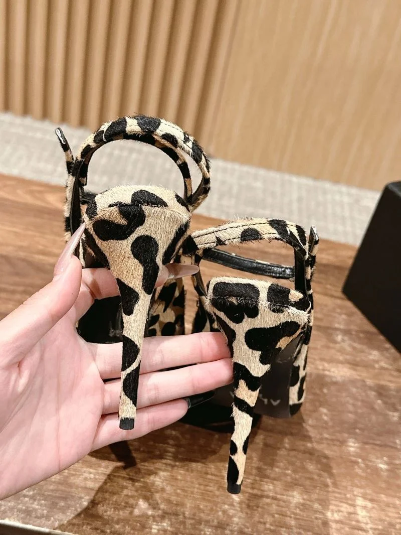 Unique Alaia Sandals 7064