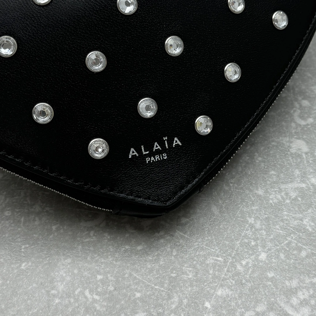Effortless Alaia Satchel Bags 69620