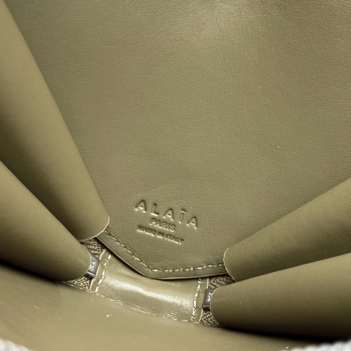 Alaia Satchel Bags Reliable 69624