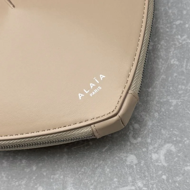 Thermal Alaia Satchel Bags 55842