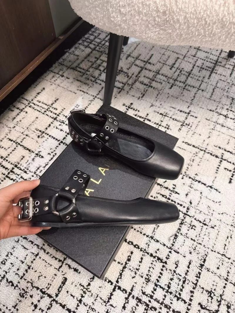 Alaia Shoes Trendsetting 8555