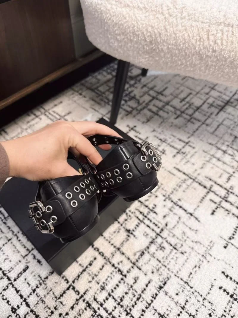 Alaia Shoes Trendsetting 8555