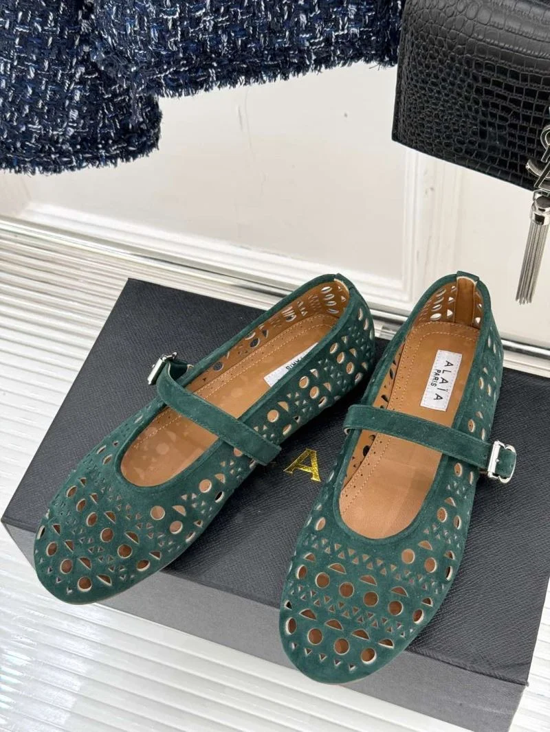 Alaia Shoes Cozy 8582