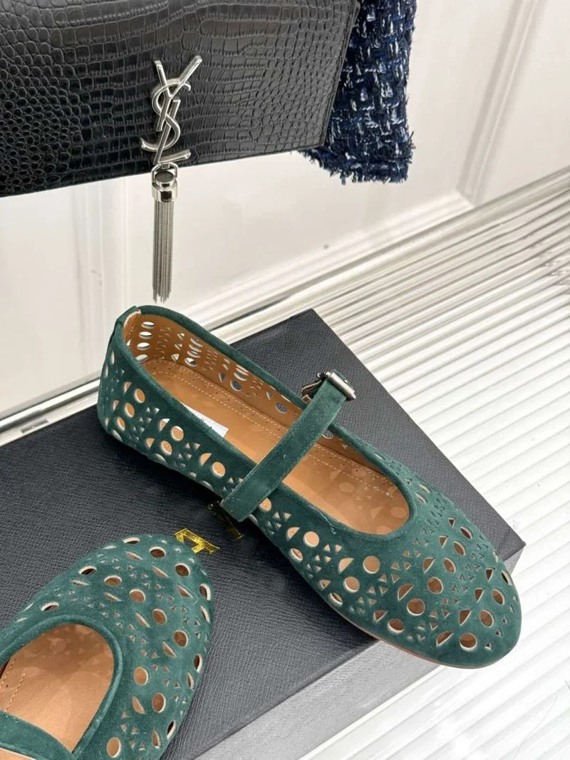 Alaia Shoes Cozy 8582