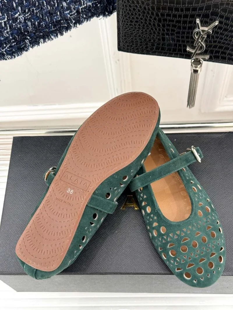 Alaia Shoes Cozy 8582