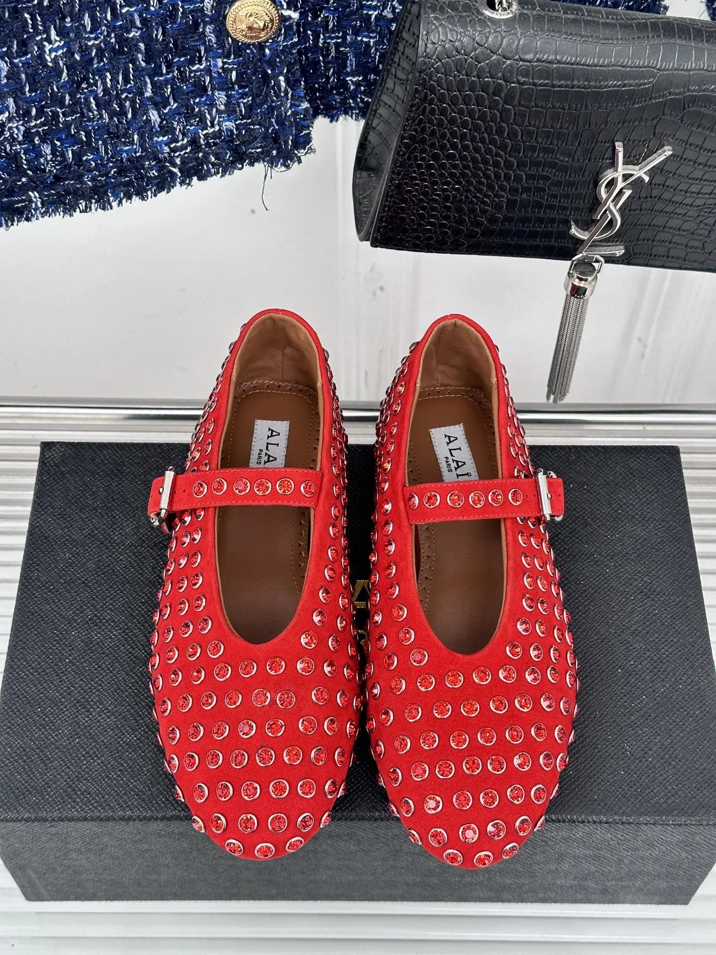 Versatile Alaia Shoes 8519