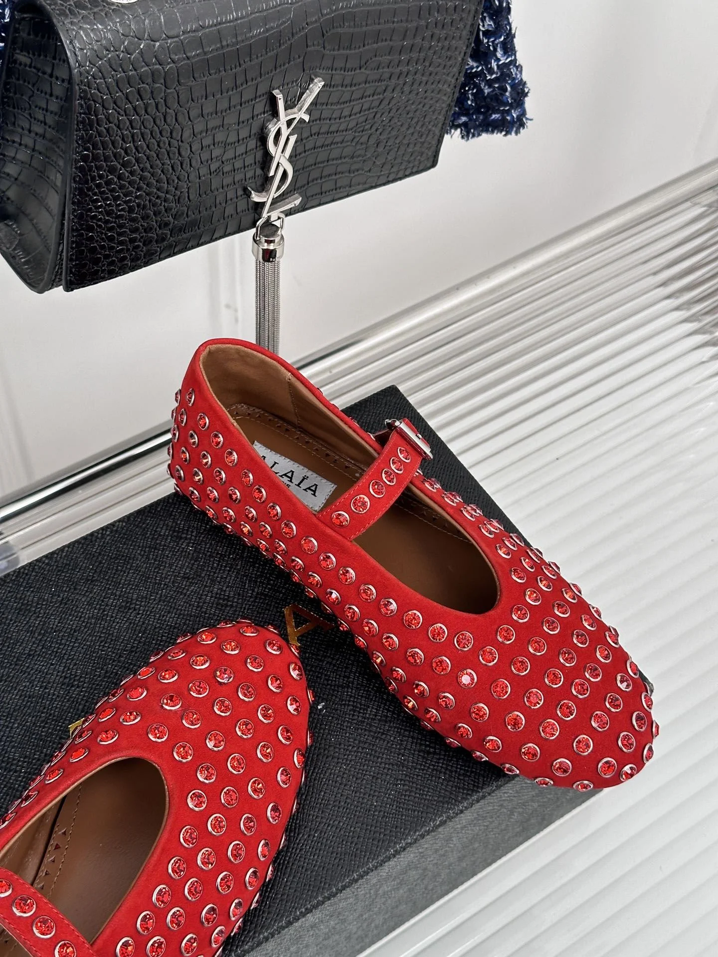 Versatile Alaia Shoes 8519