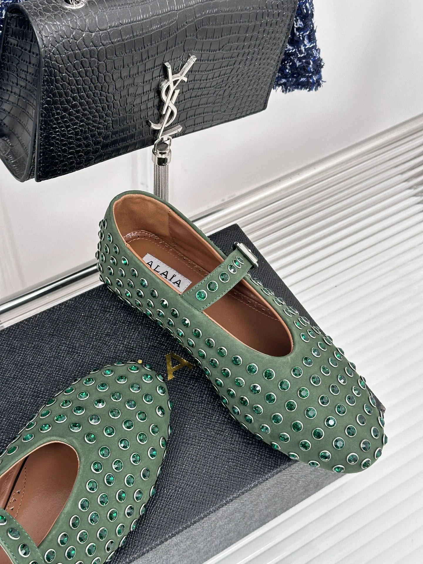 Alaia Shoes Unisex 8518