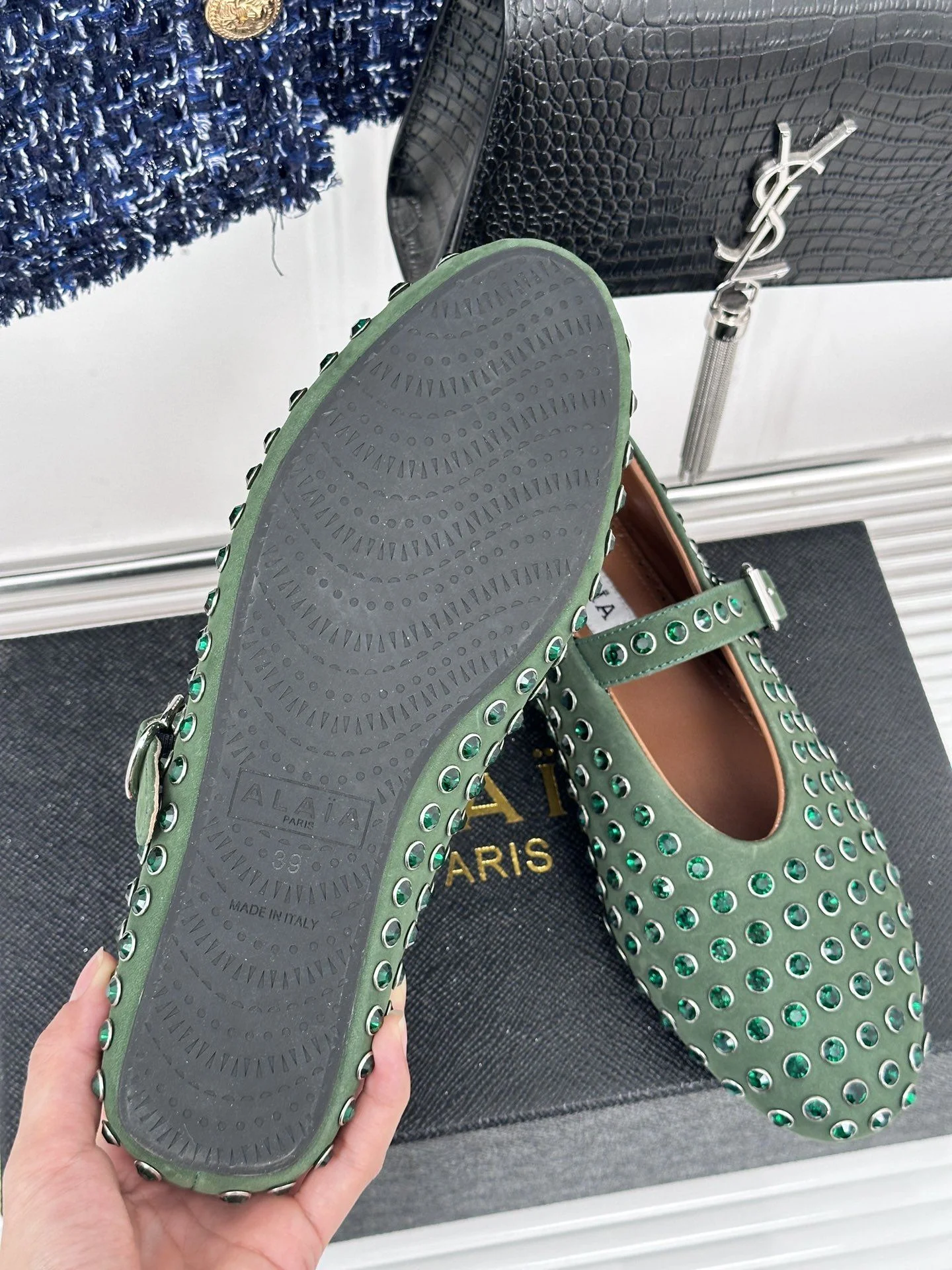 Alaia Shoes Unisex 8518