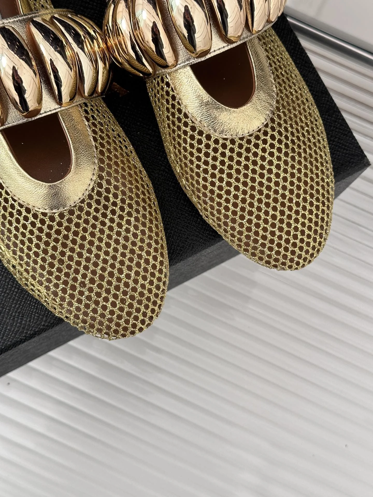 Alaia Shoes Unisex 8502