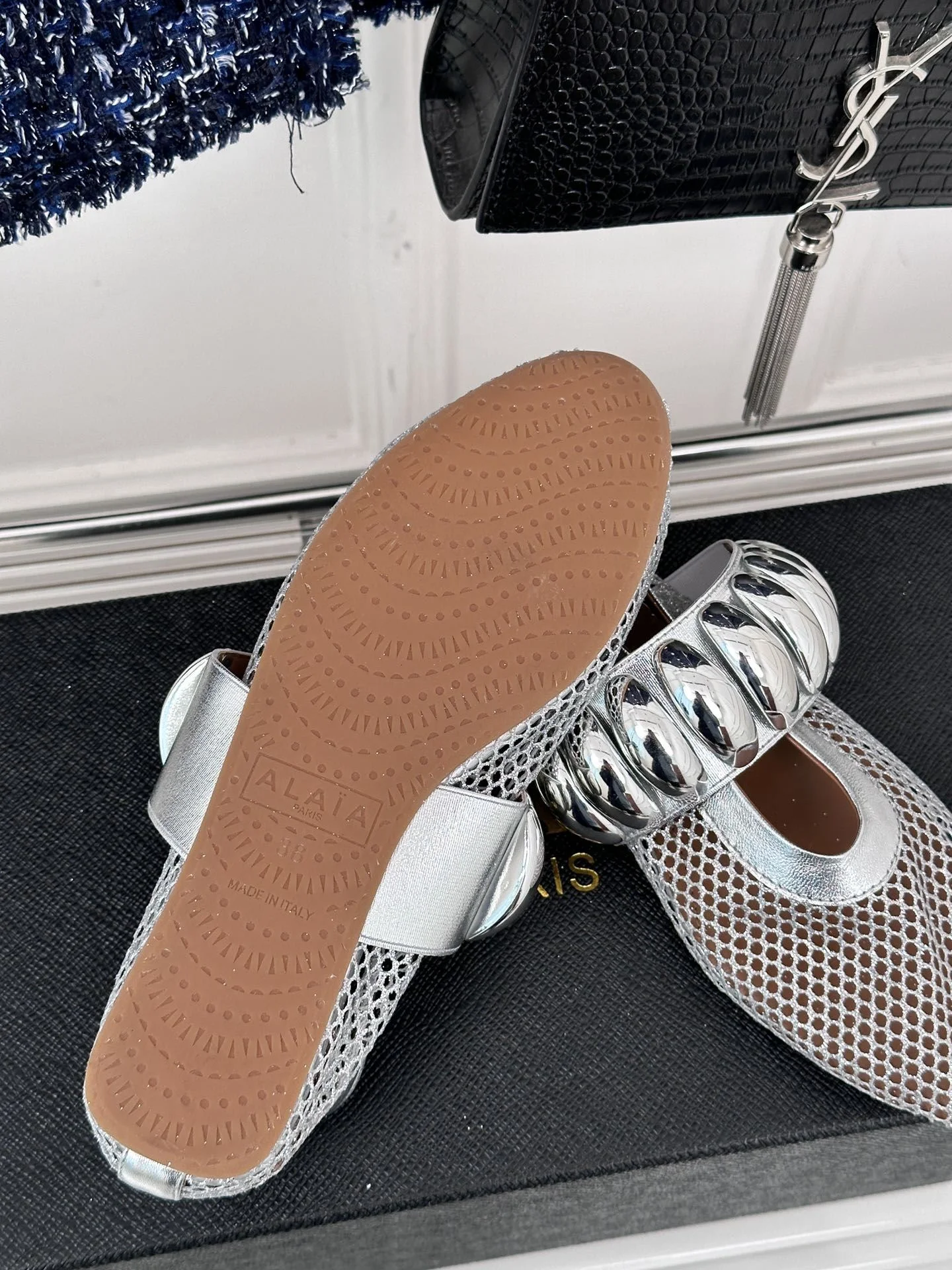 Alaia Shoes OdorResistant 8485