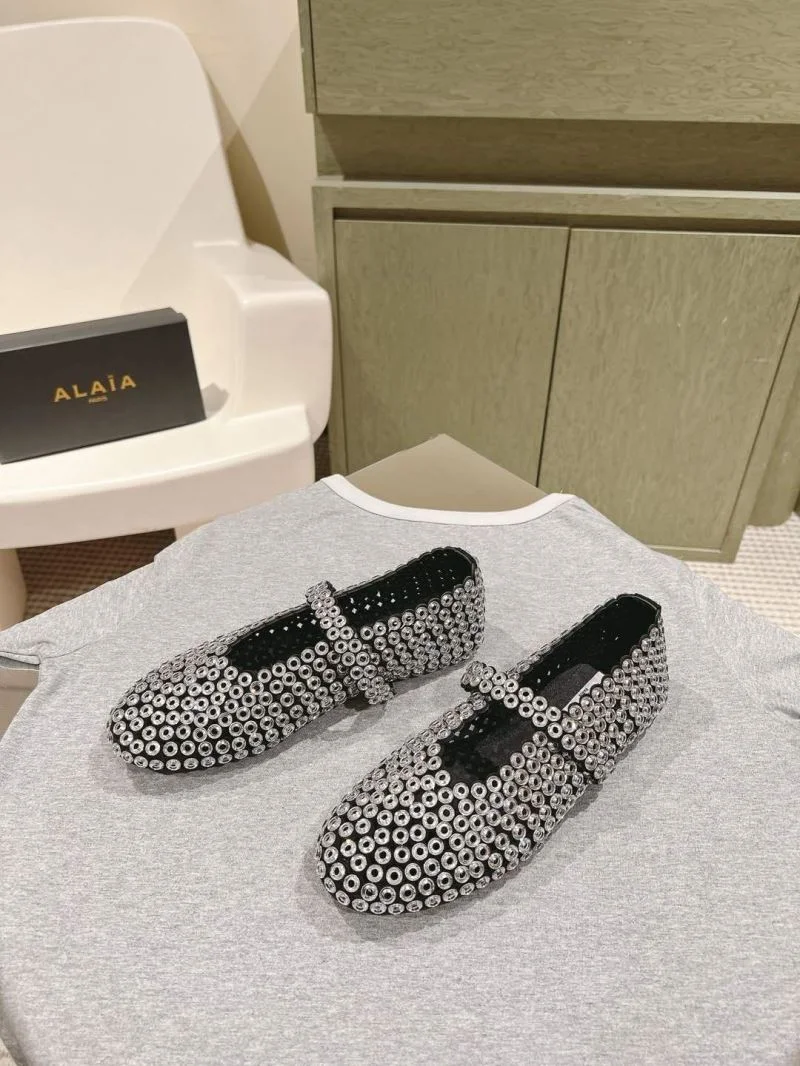 UrbanChic Alaia Shoes 15969