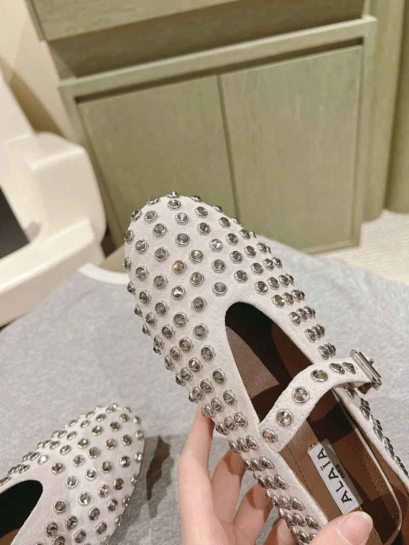 Modern Alaia Shoes 15953