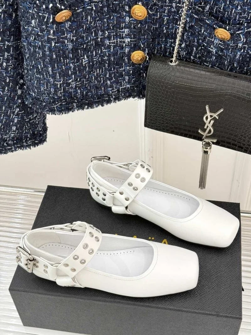 Modern Alaia Shoes 15959