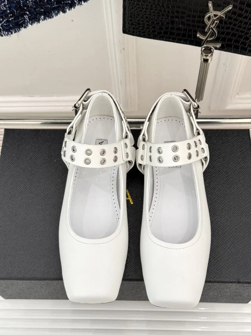 Modern Alaia Shoes 15959