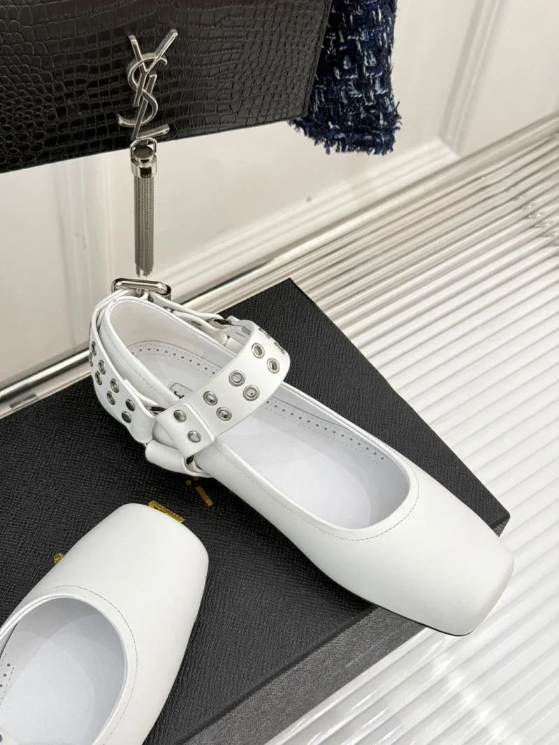 Modern Alaia Shoes 15959
