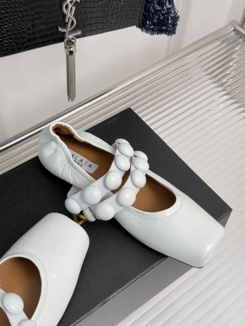 Alaia Shoes Snug 15945