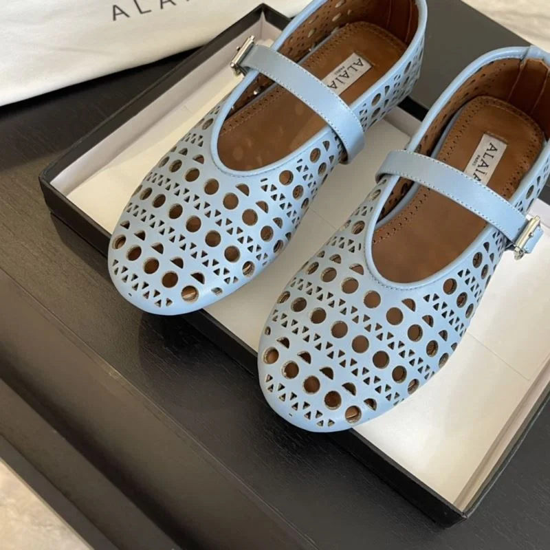 Sleek Alaia Shoes 7012