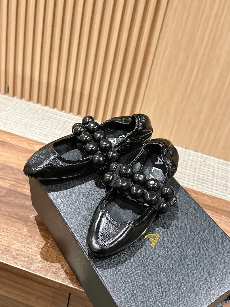 MoistureWicking Alaia Shoes 7014