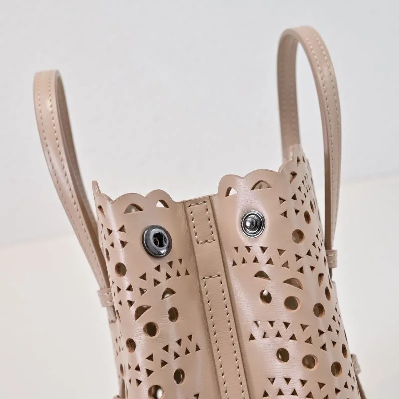 Alaia Shopping Bags Versatile 45515
