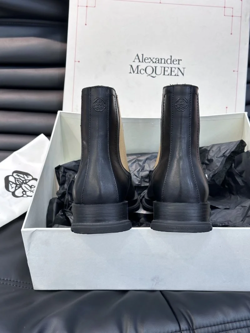 Alexander Mcqueen Boots TimelessDesign 16330