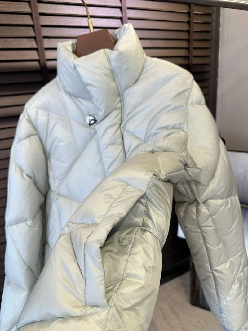 Alexander Mcqueen Down Jackets Lightweight 165037