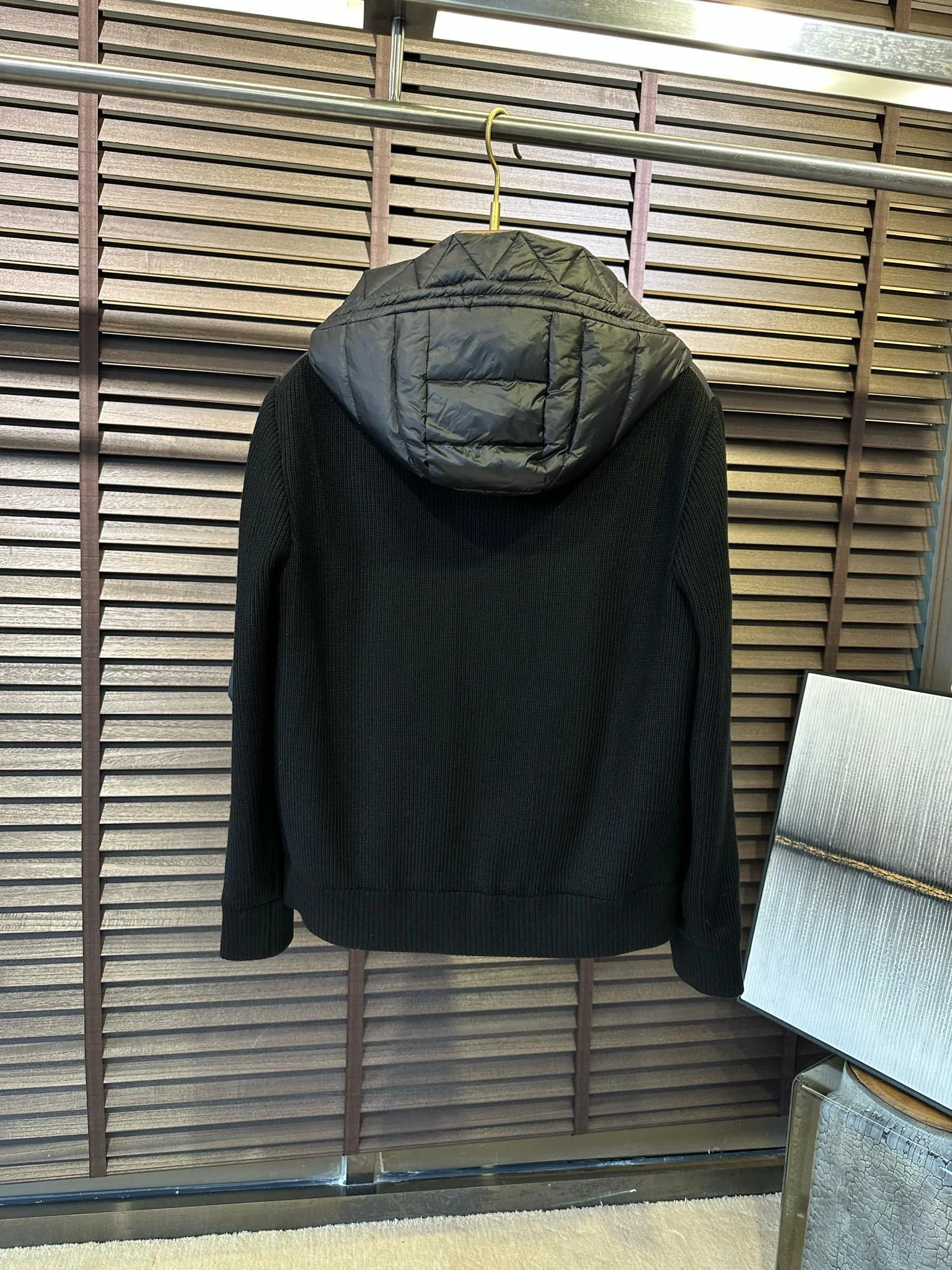 Alexander Mcqueen Down Jackets FlexibleFit 165051