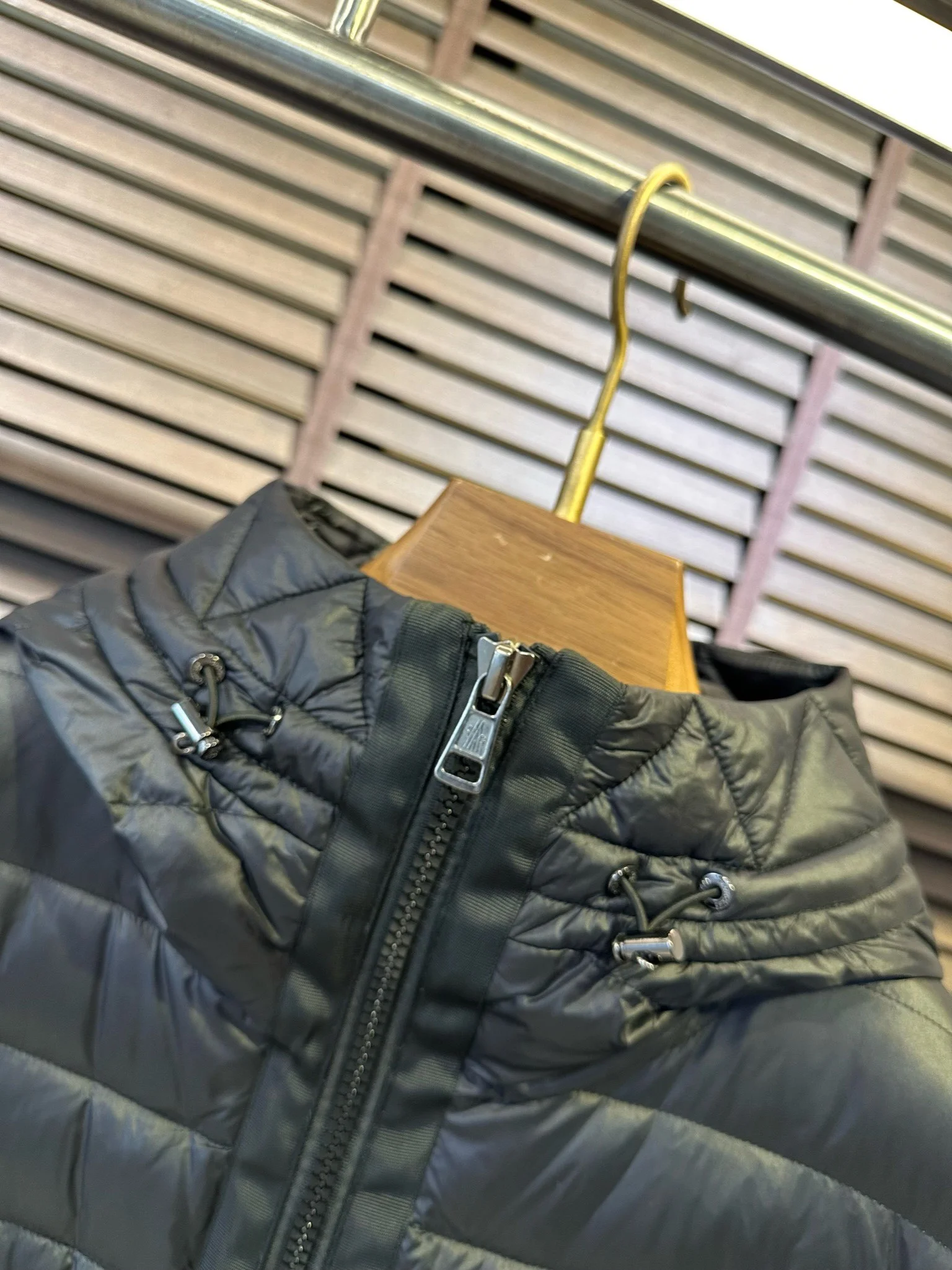 Alexander Mcqueen Down Jackets FlexibleFit 165051