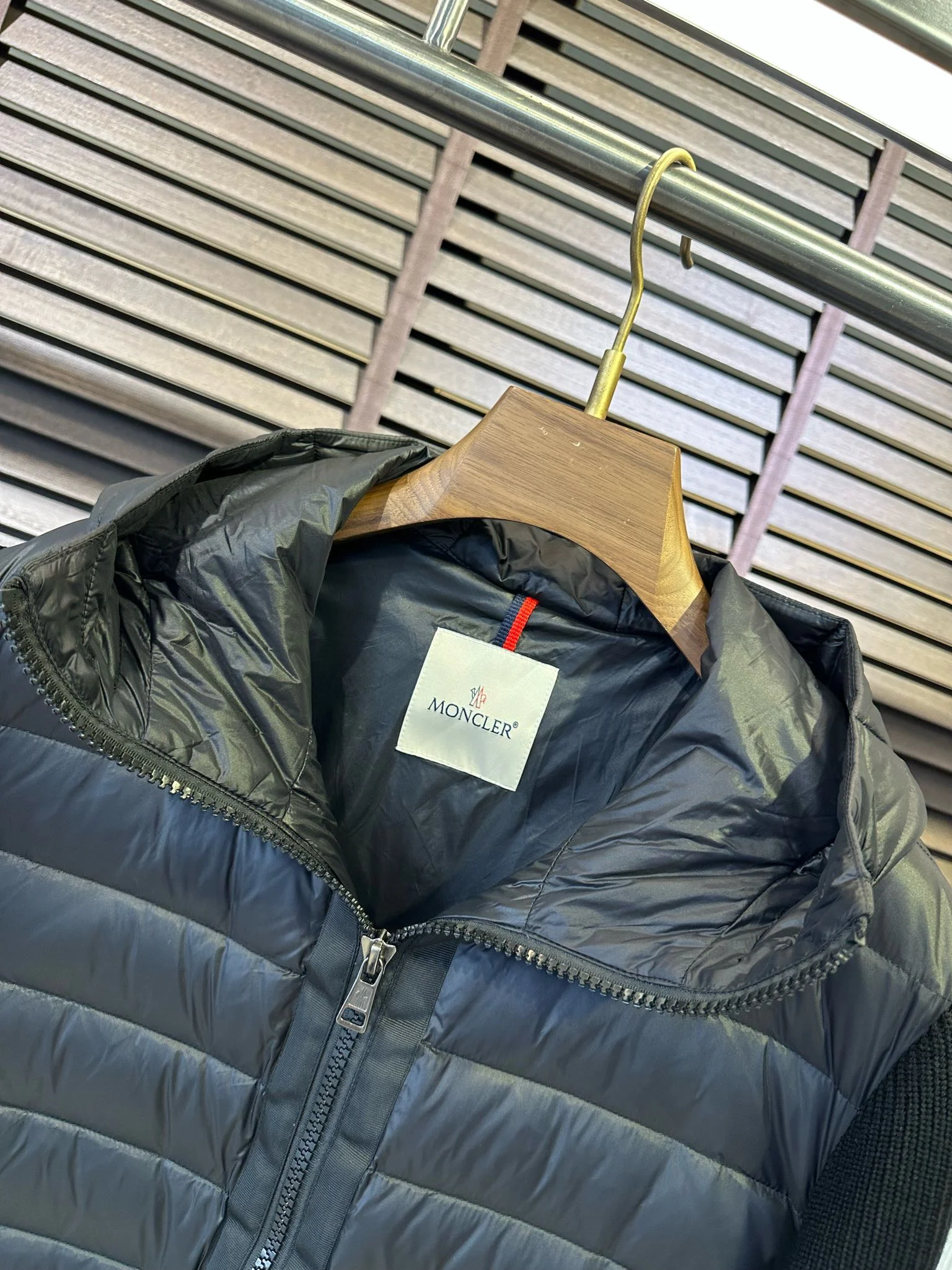 Alexander Mcqueen Down Jackets FlexibleFit 165051