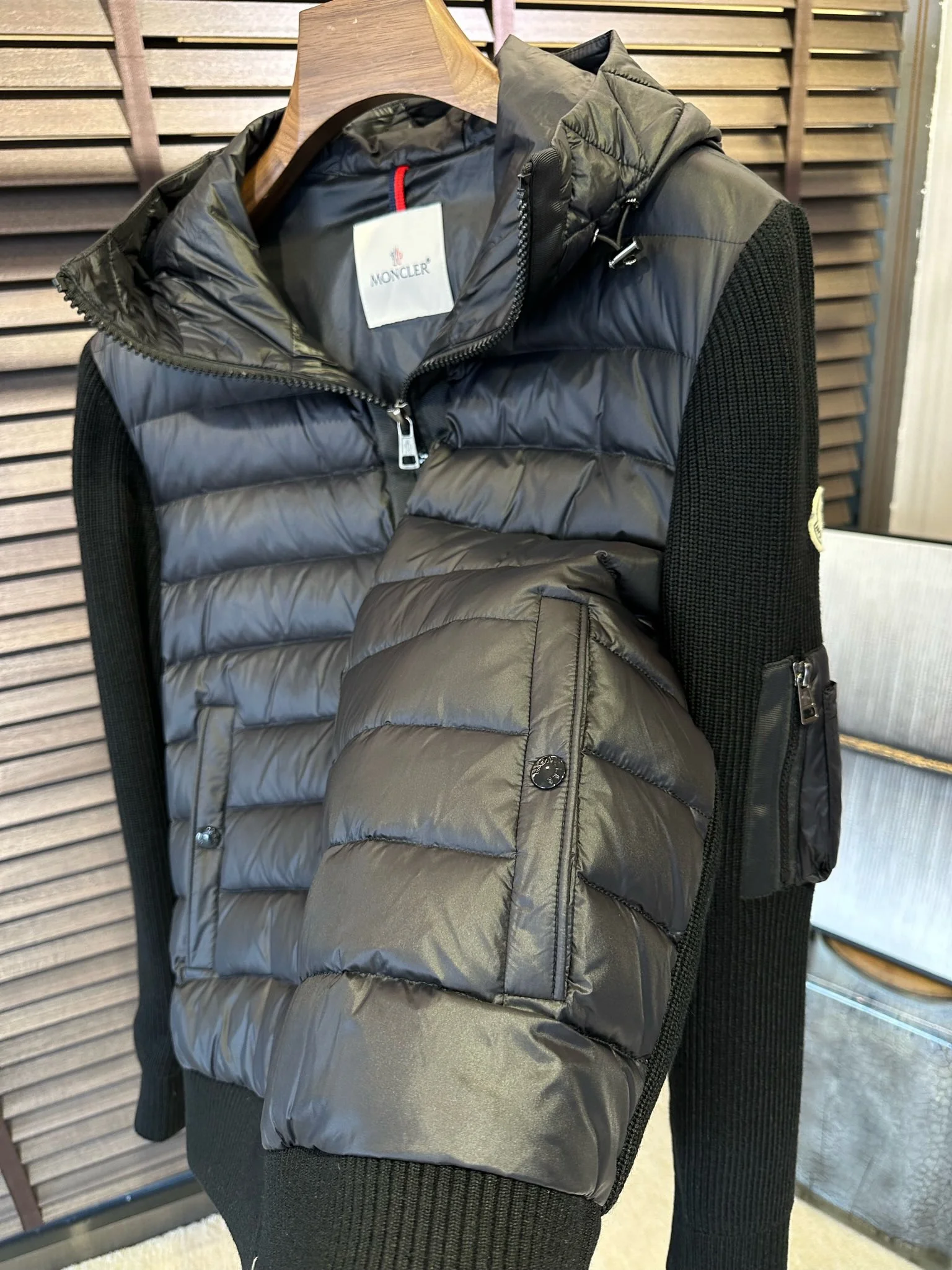 Alexander Mcqueen Down Jackets FlexibleFit 165051