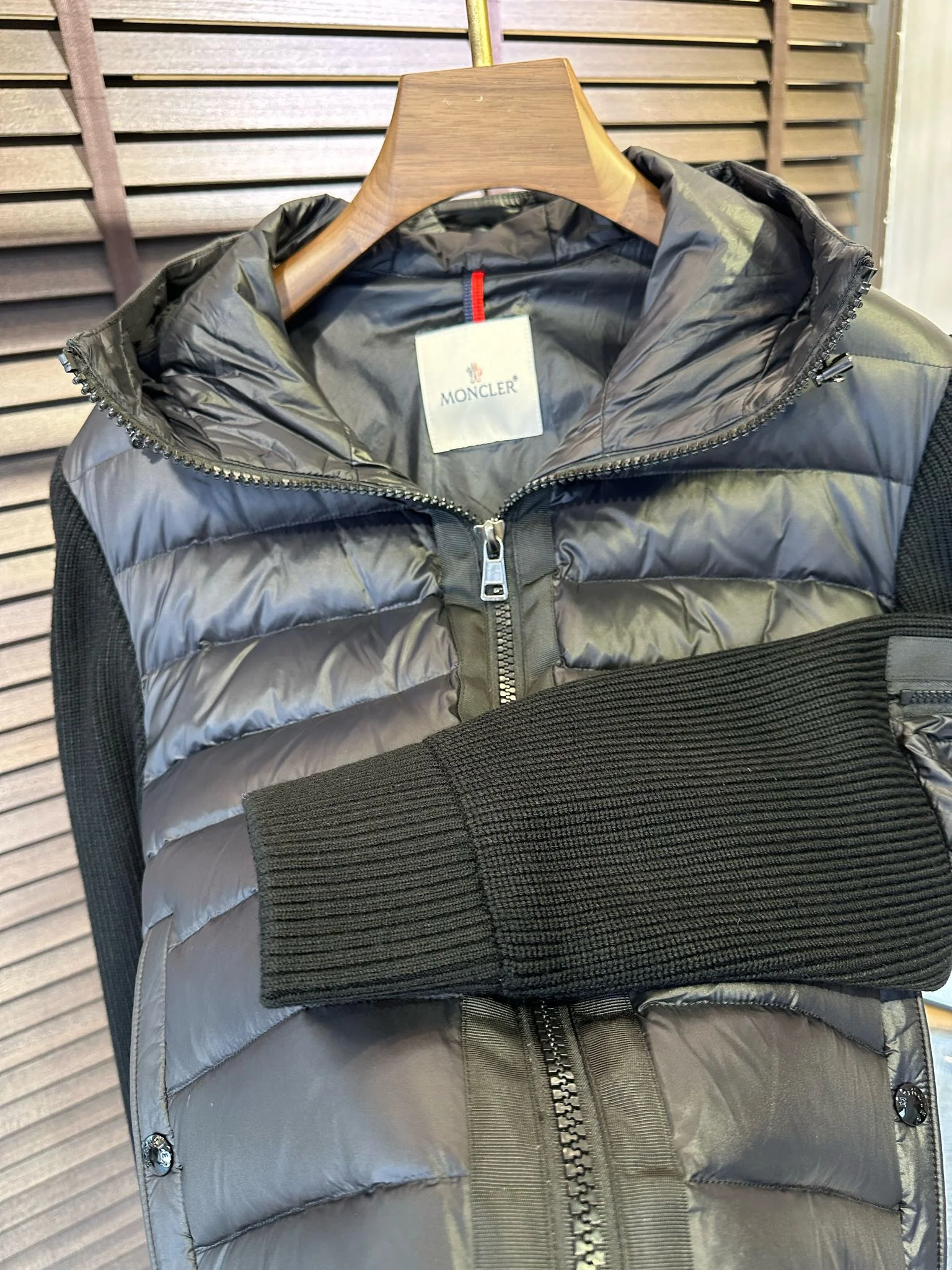 Alexander Mcqueen Down Jackets FlexibleFit 165051