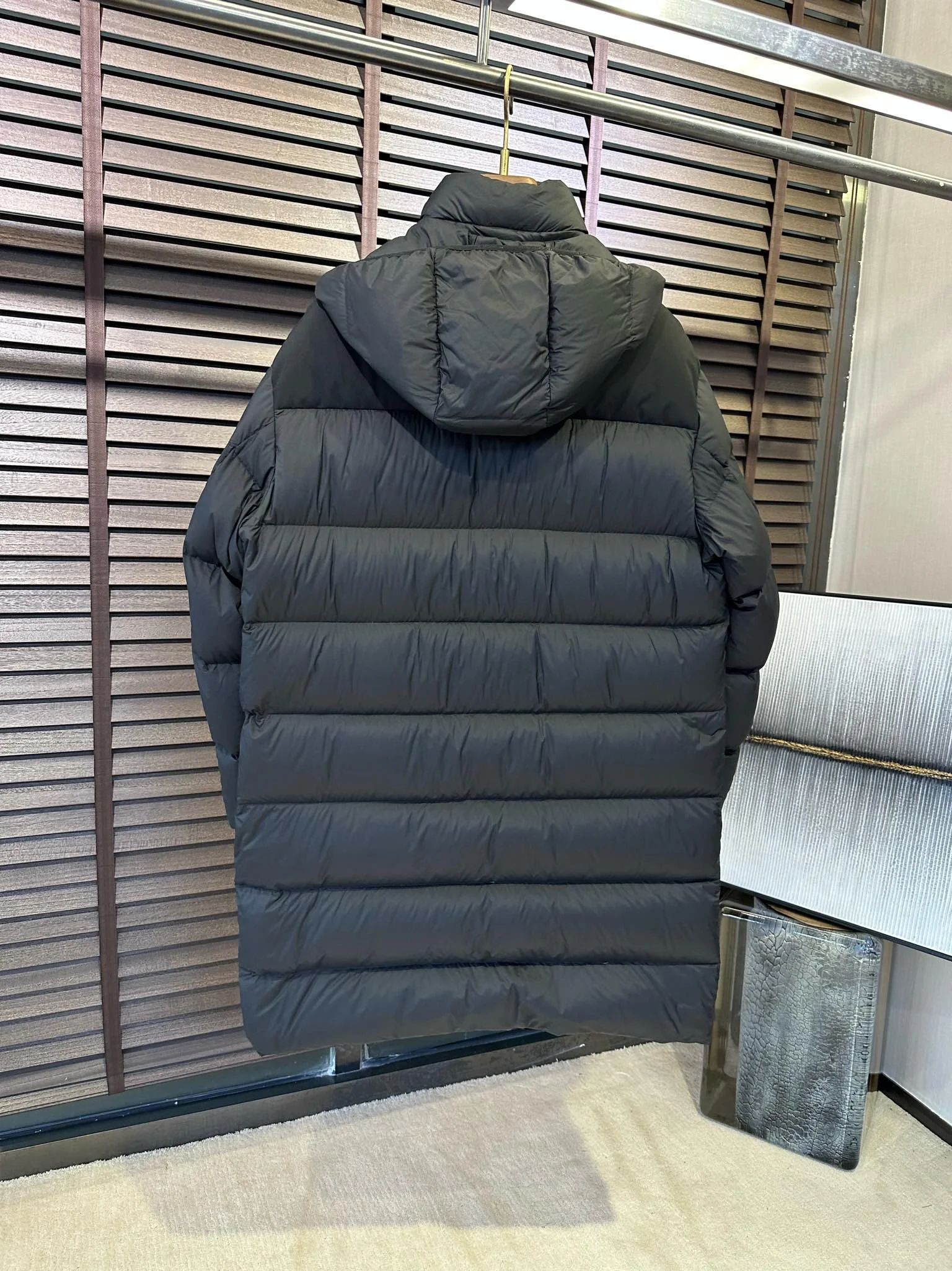 AllSeason Alexander Mcqueen Down Jackets 165049