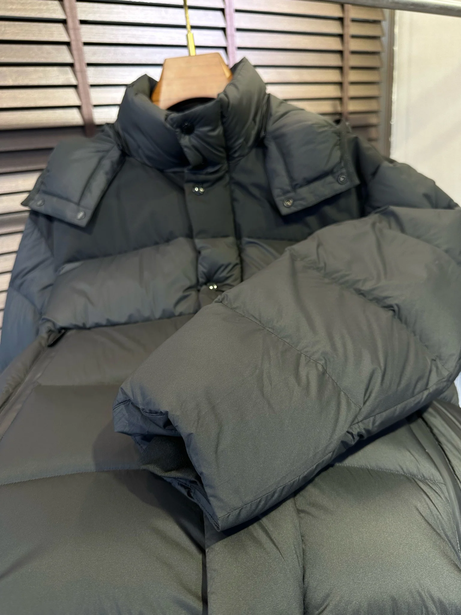AllSeason Alexander Mcqueen Down Jackets 165049