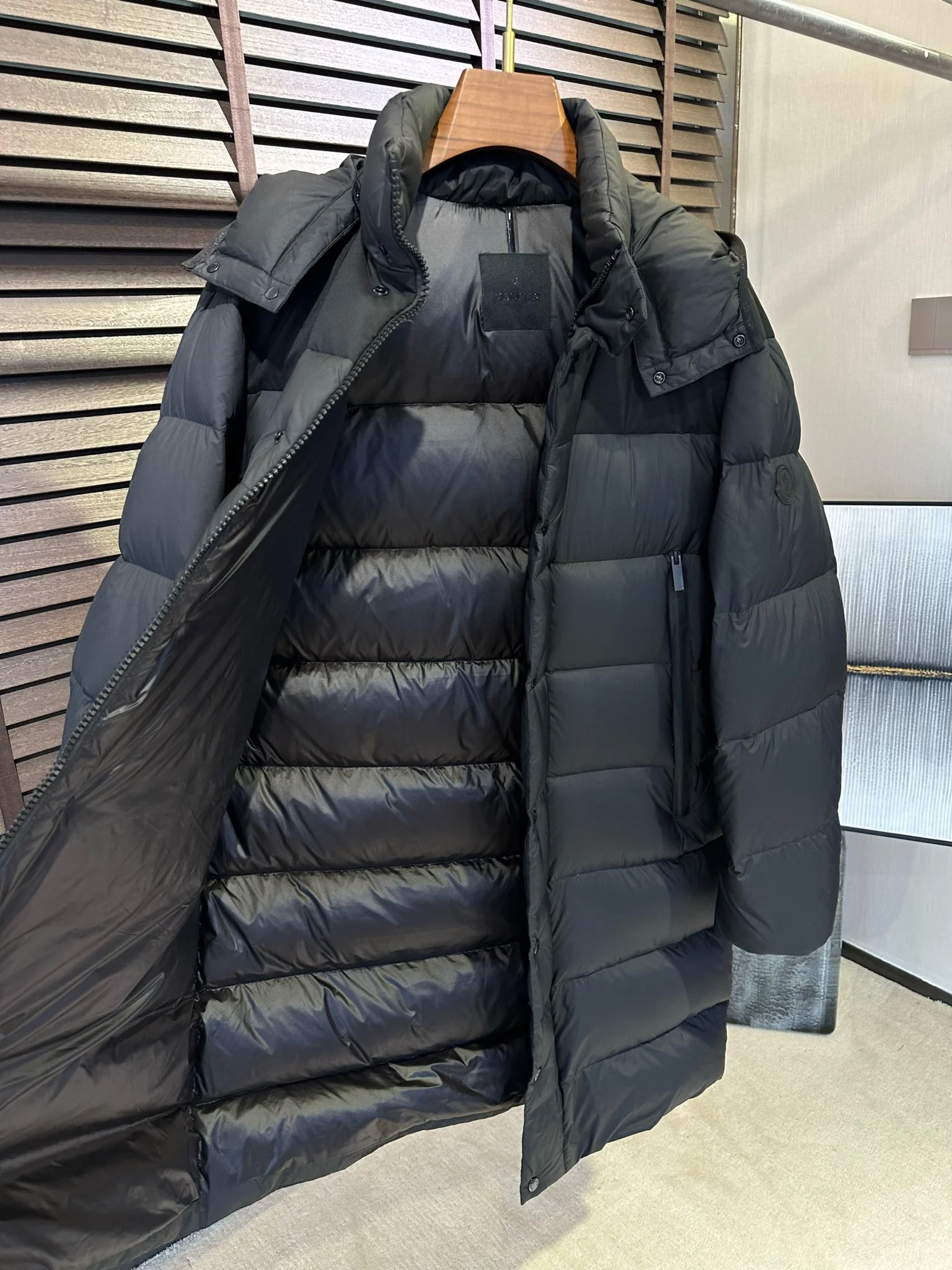 AllSeason Alexander Mcqueen Down Jackets 165049