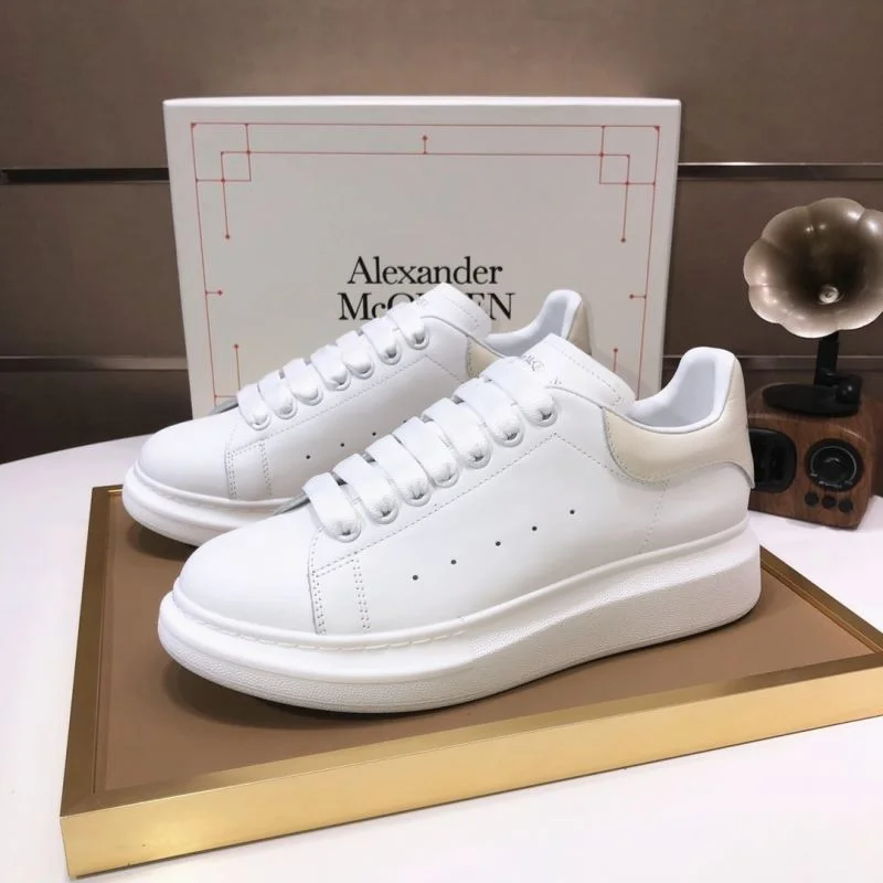 Alexander Mcqueen Low Shoes Chic 16333