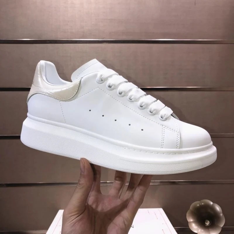Alexander Mcqueen Low Shoes Chic 16333