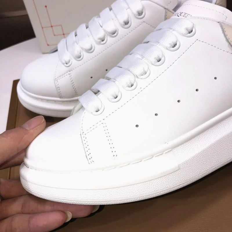 Alexander Mcqueen Low Shoes Chic 16333