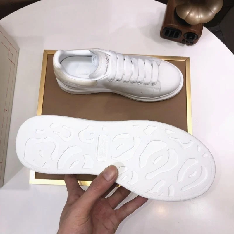 Alexander Mcqueen Low Shoes Chic 16333