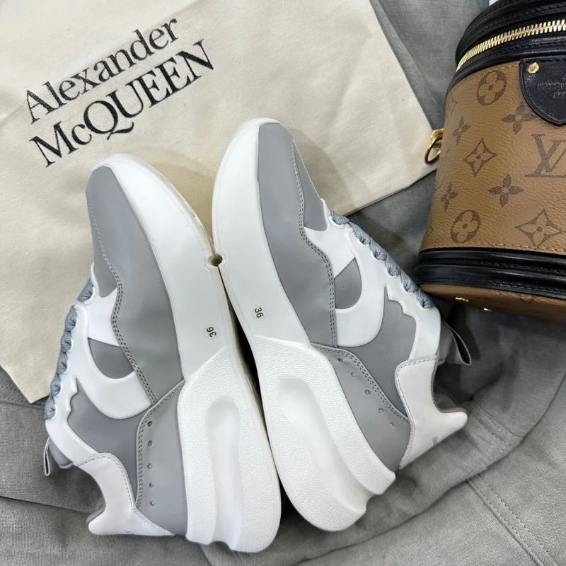 Alexander Mcqueen Low Shoes Chic 16284