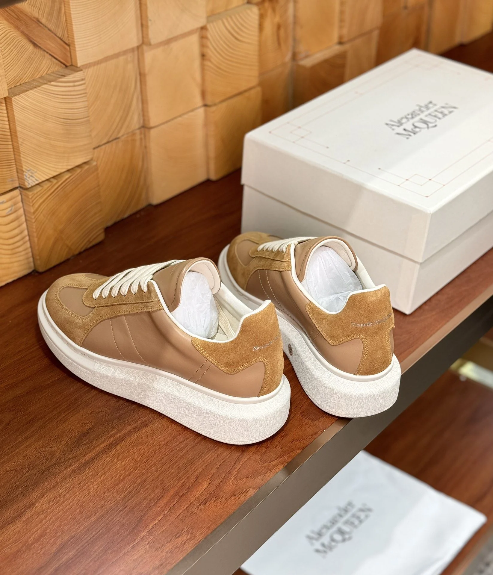 Alexander Mcqueen Low Shoes Cozy 16396